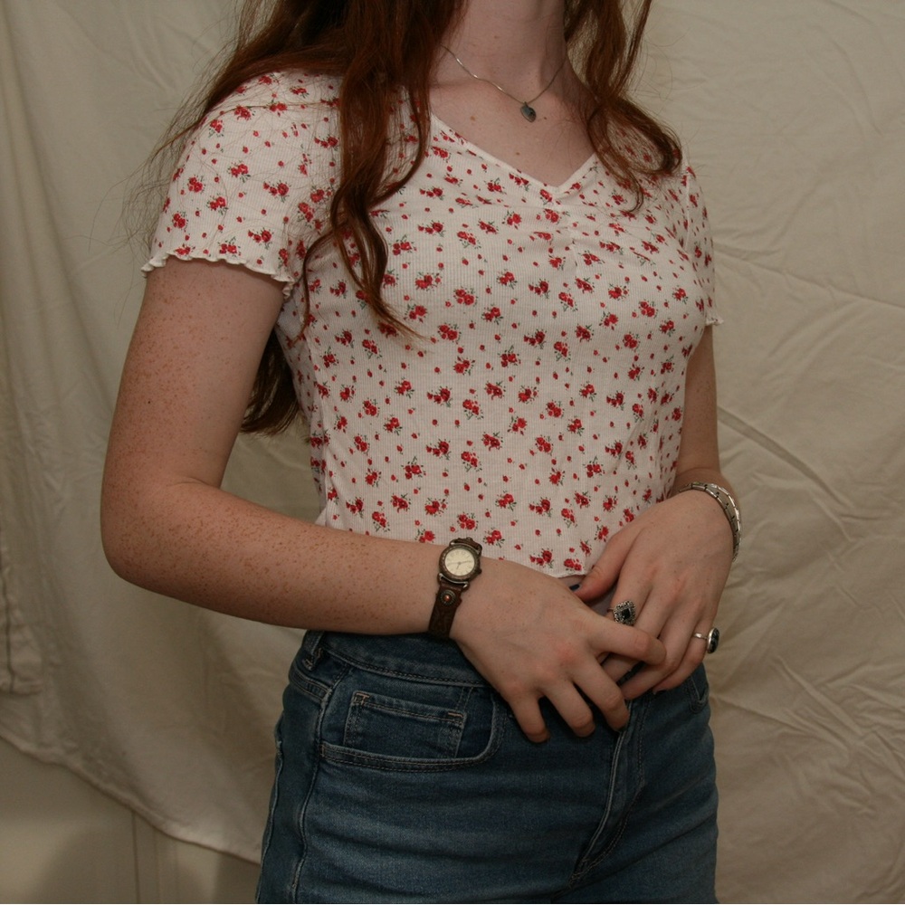 Red Floral Print Cropped White Top